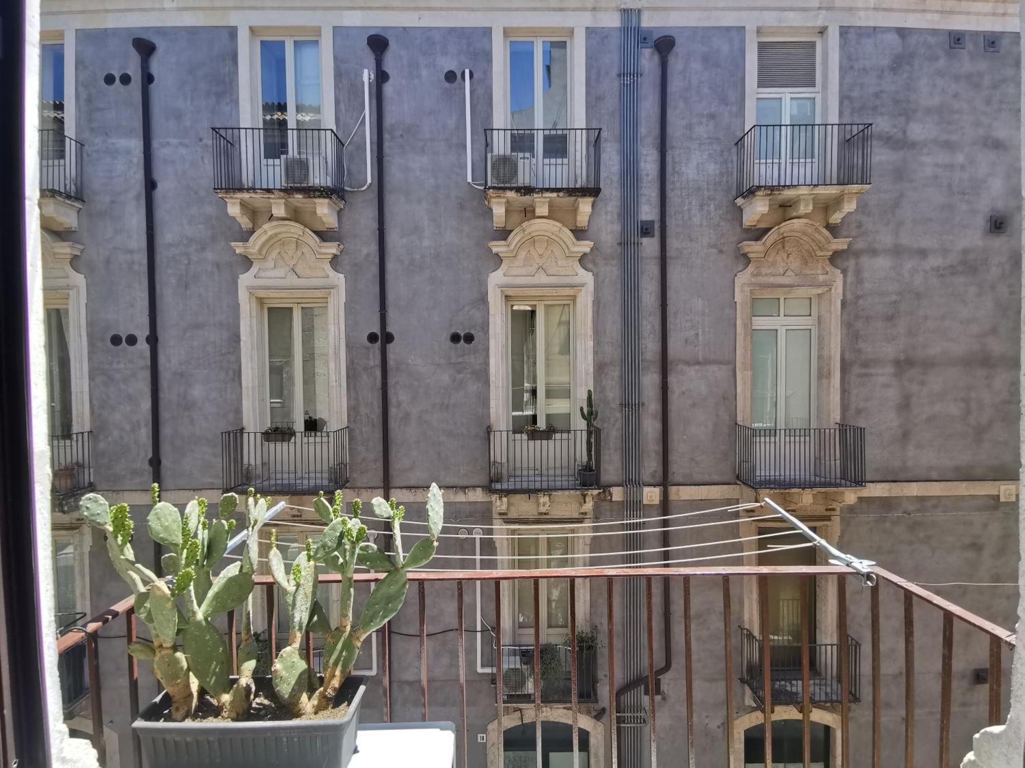 Two Rooms Bellini Catania Bagian luar foto